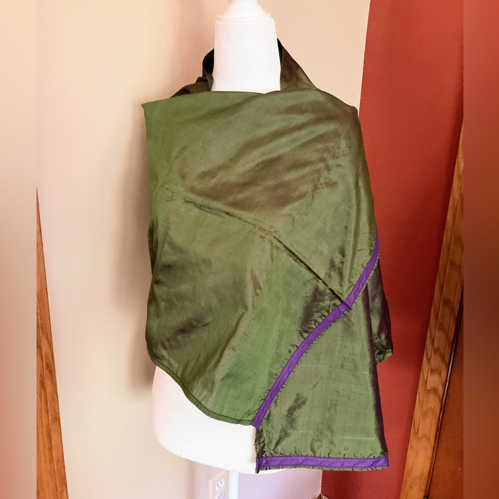 Vintage ETRO Italy Raw Silk Olive Green Purple Sheen Oblong Scarf Shawl 56”x18” - Picture 8 of 13